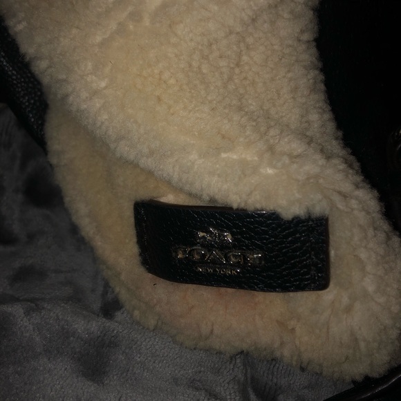 Shearling coach ( drawstring/mini backpack ) - Picture 6 of 8